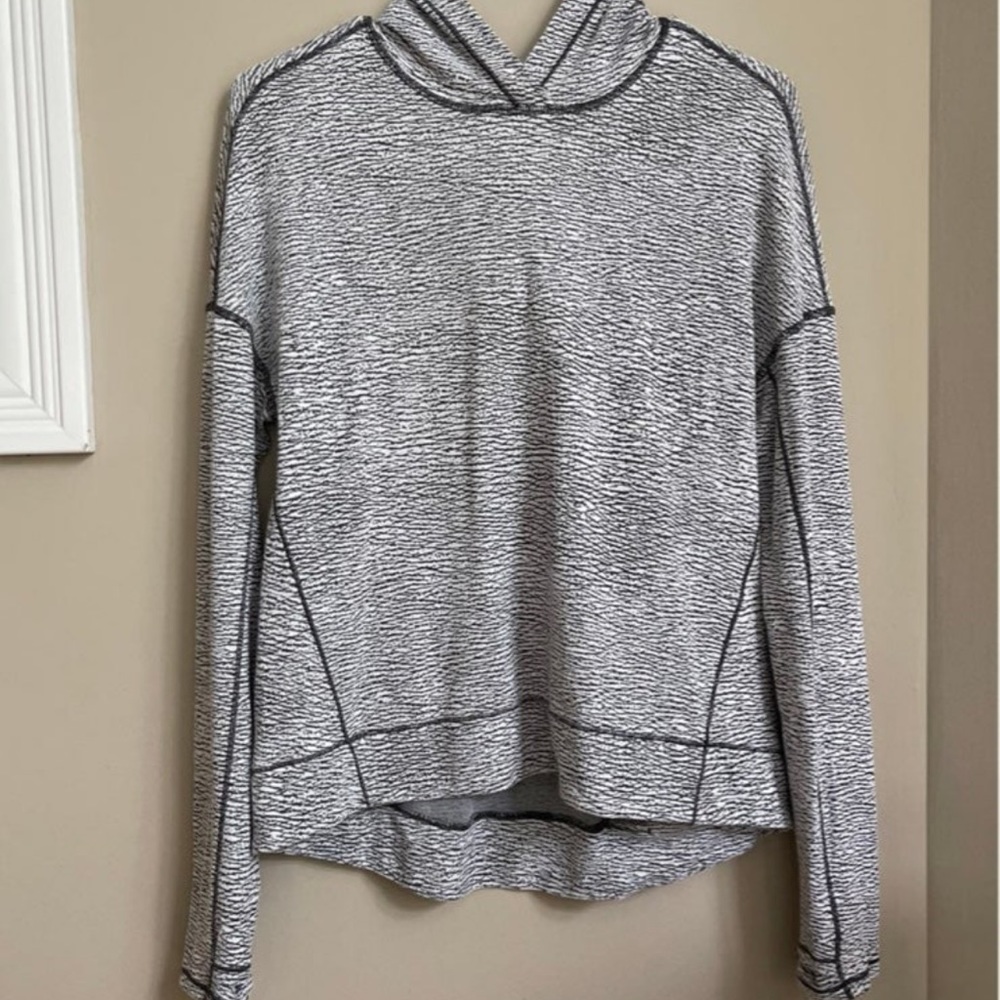 Lululemon long sleeve shirt with hood